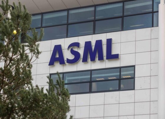 ASML Stock Tanks After Its Unexpectedly Early Results Include Weak Outlook