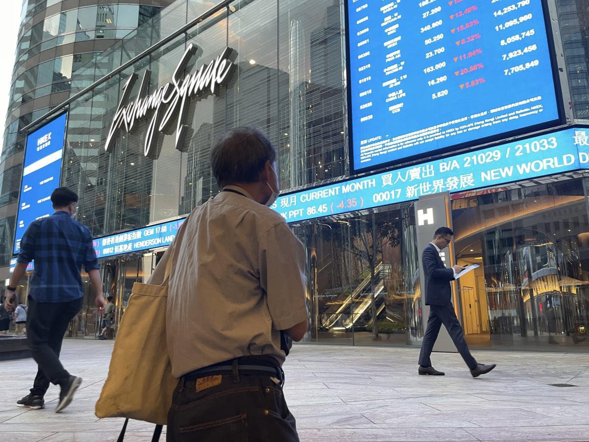 Asian shares are mostly higher after strong earnings boost stocks on Wall St