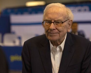 Berkshire slashes Bank of America stake to under 10%