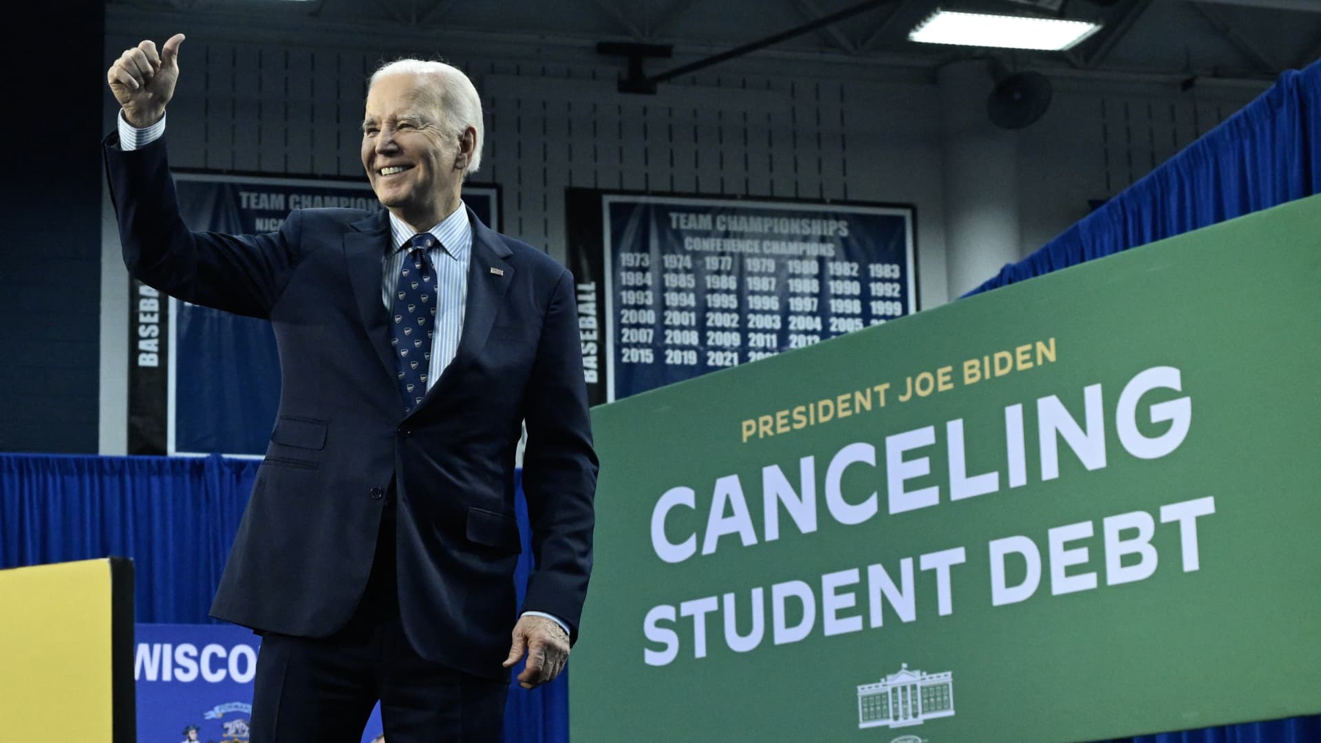 Biden student debt plan creates financial disaster loan cancellation