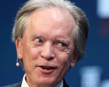 Billionaire 'Bond King' Bill Gross recommends 4 defensive investments for a bull market he sees losing steam