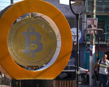 Bitcoin Jumps as Traders Weigh China Fiscal Stimulus, Trump Odds