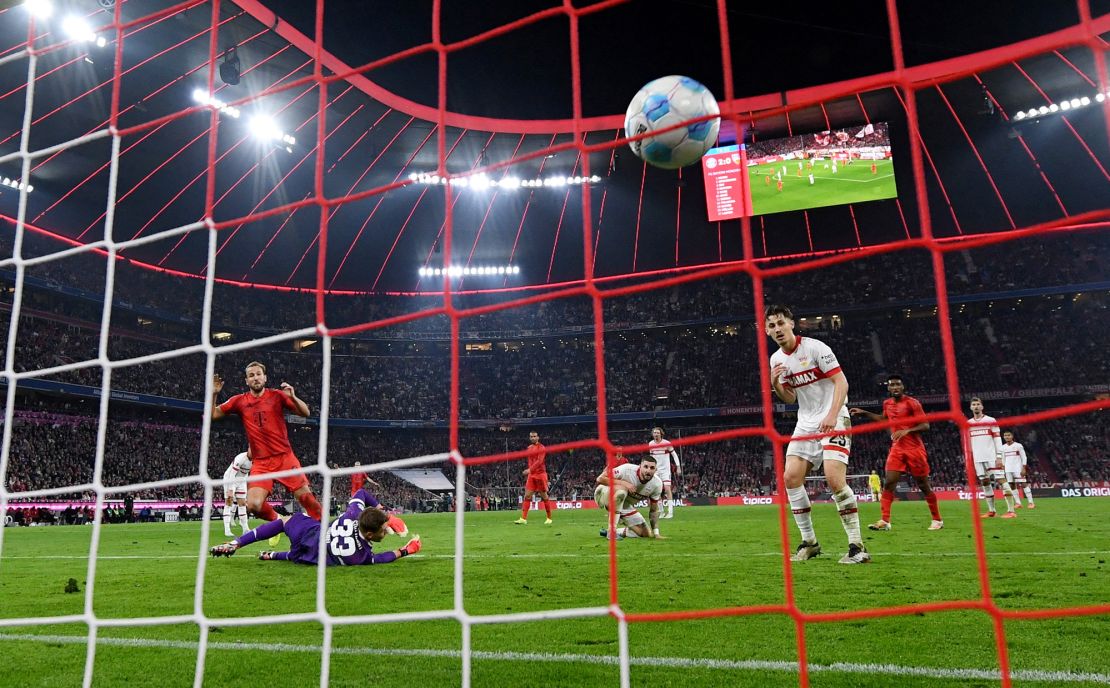 Kane nets against Stuttgart on Saturday.