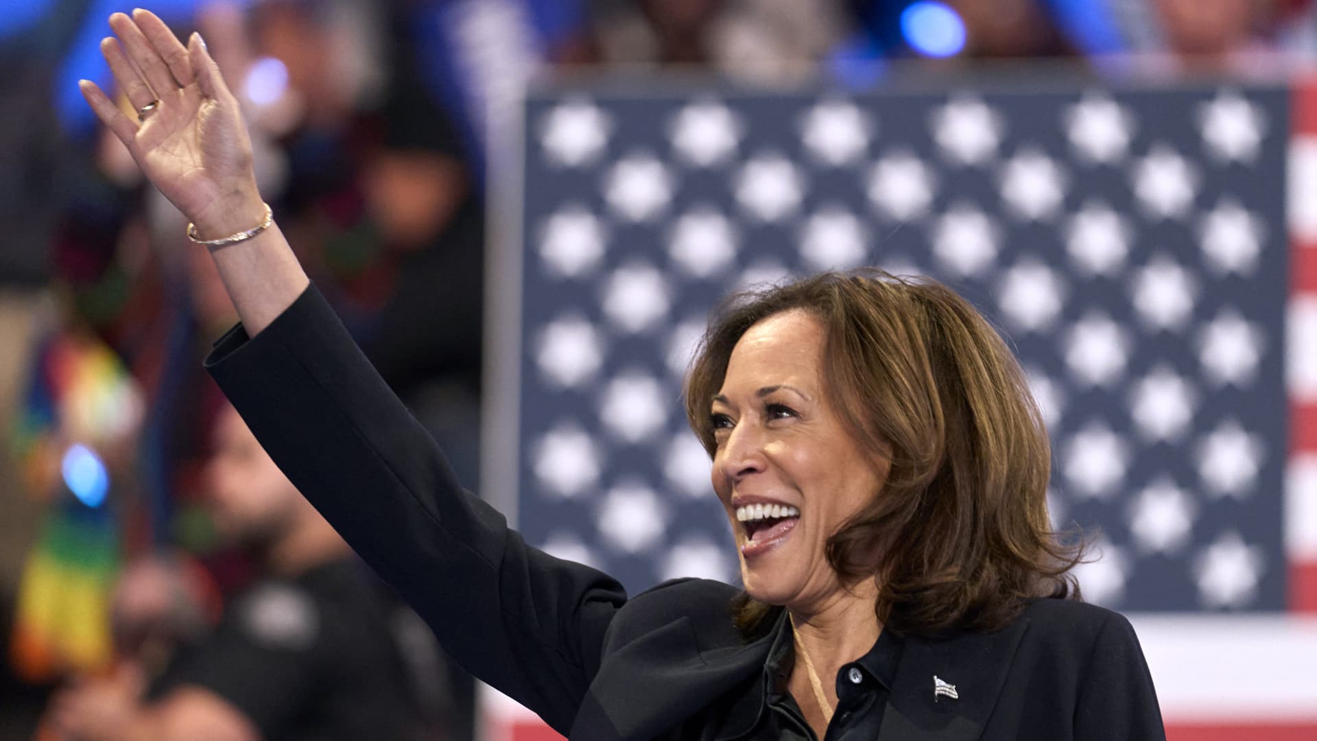 Harris’ doctor reports she’s in ‘excellent health,’ as her campaign looks to draw a contrast with Trump