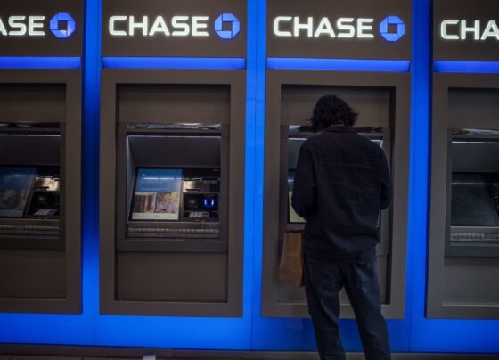 JPMorgan begins suing customers over 'infinite money glitch'