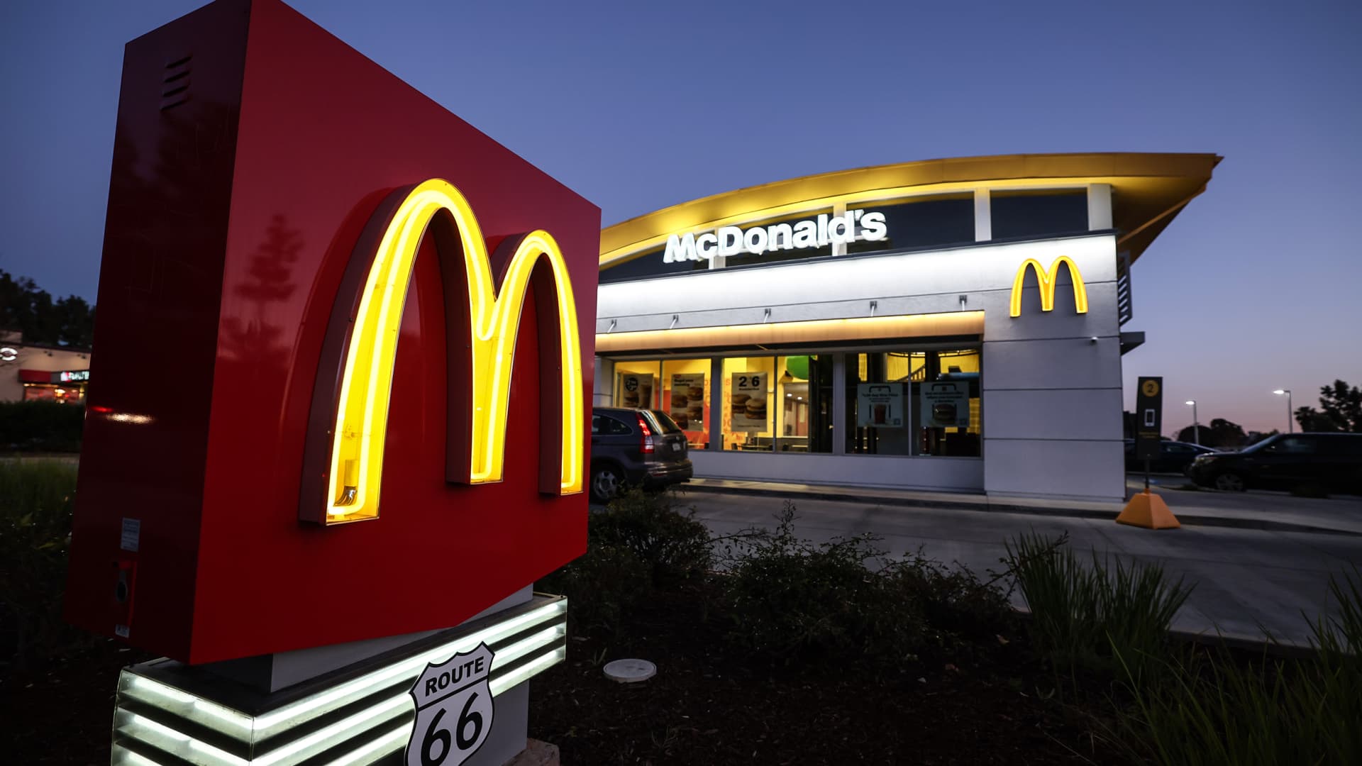 McDonald’s shares fall after CDC says E. coli outbreak linked to Quarter Pounders