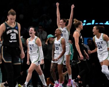 Collier knocks down a jumper to help propel the Lynx to a Game 1 win.