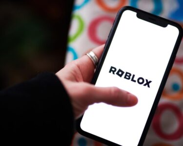 Roblox Tumbles as Hindenburg Bets Against Gaming Platform