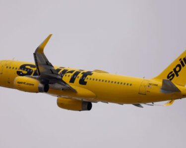 Spirit Airlines stock plunges 28% because the end might be near