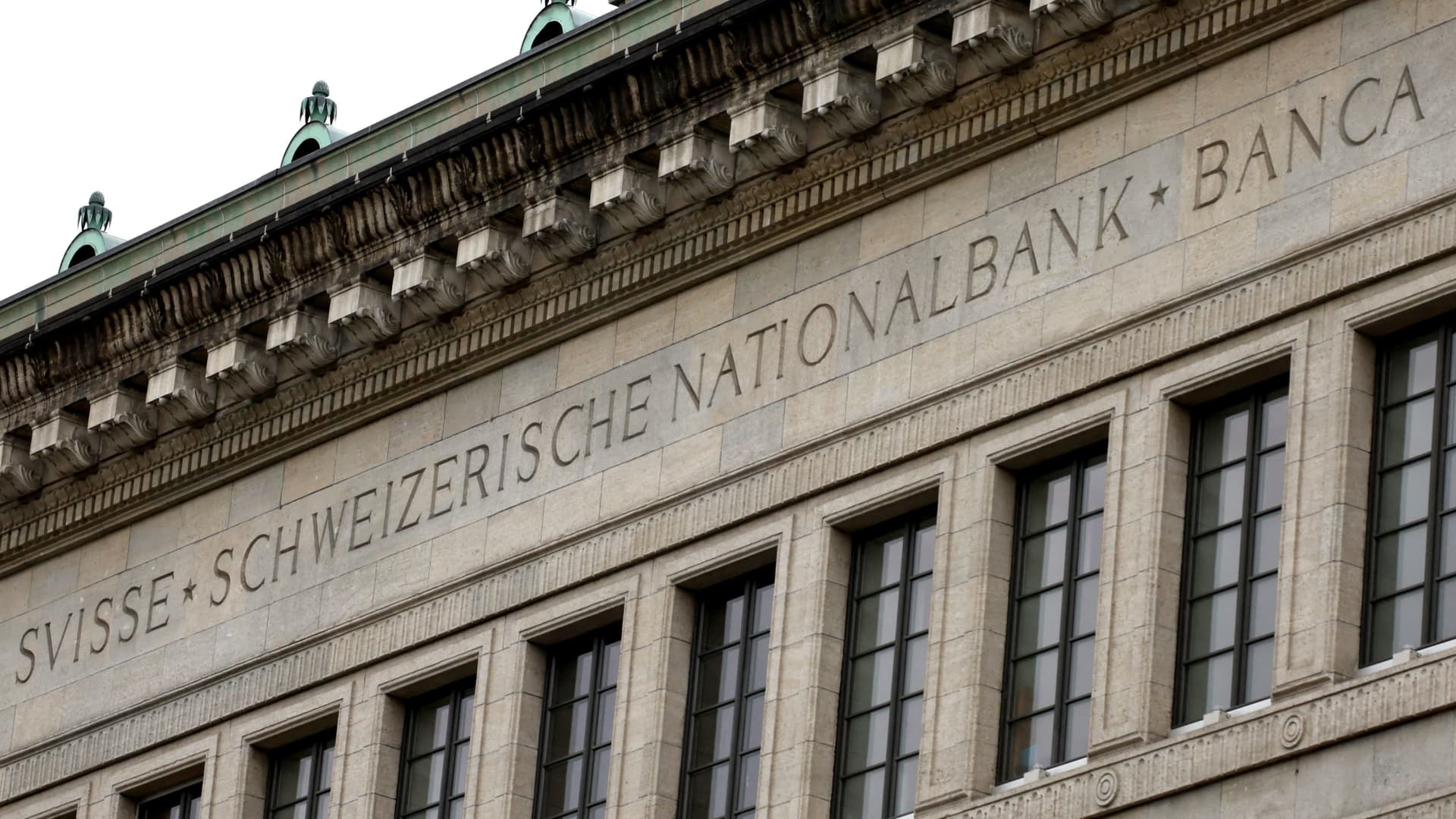 Swiss central bank cuts rates by a quarter point in third trim this year