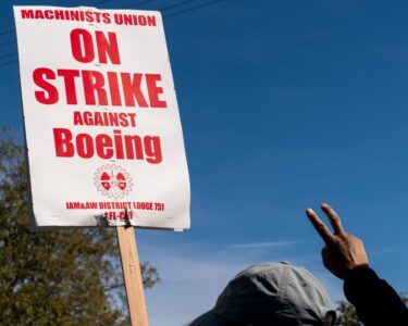 Union in Boeing Strike Presents Resolution Proposal to Members