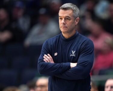 University of Virginia announces sudden retirement of basketball coach Tony Bennett | CNN