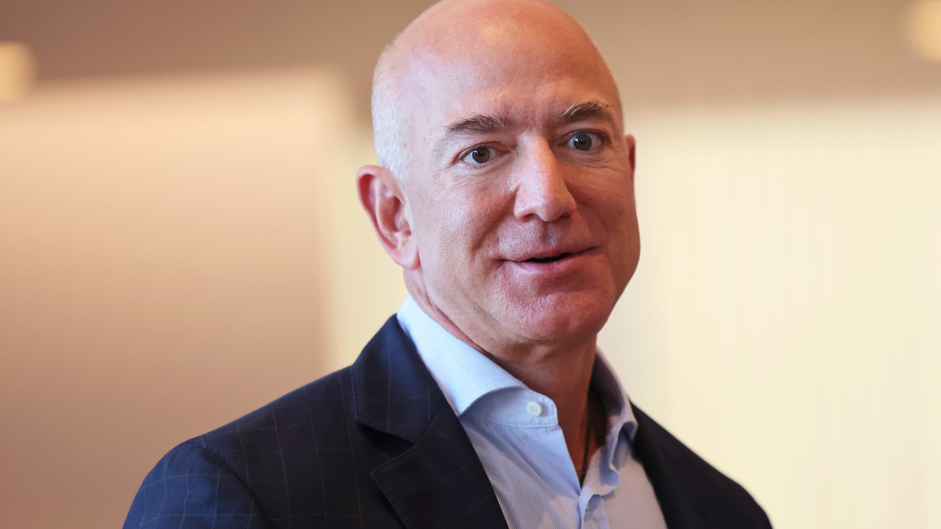 Washington Post owner Jeff Bezos defends lack of endorsement