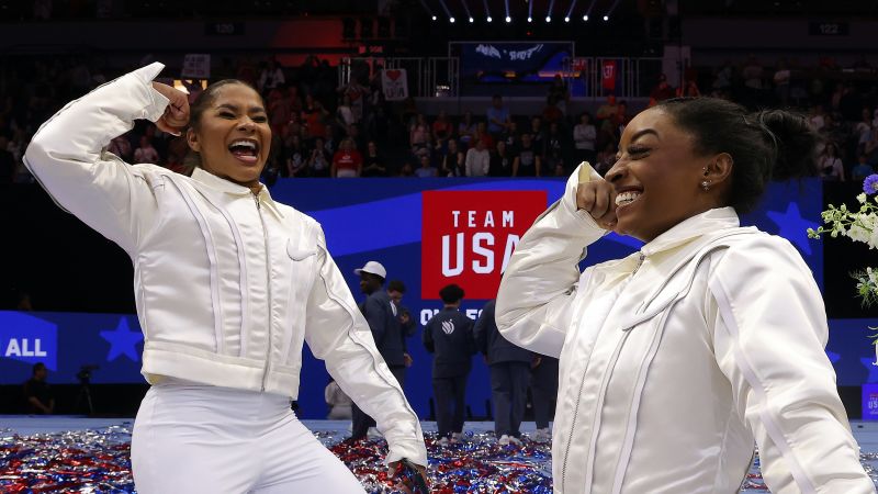 ‘There’s beauty in being vulnerable’: Simone Biles, Jordan Chiles open up about the importance of leading by example | CNN