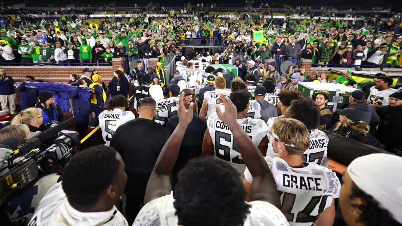 No. 1 Oregon continues unbeaten start to season with win over Michigan | CNN