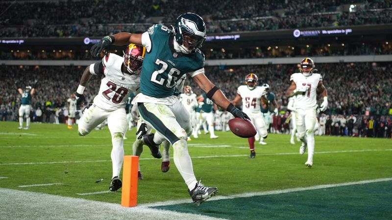 Philadelphia Eagles pull away in the fourth to defeat Washington Commanders, extend win streak to six | CNN