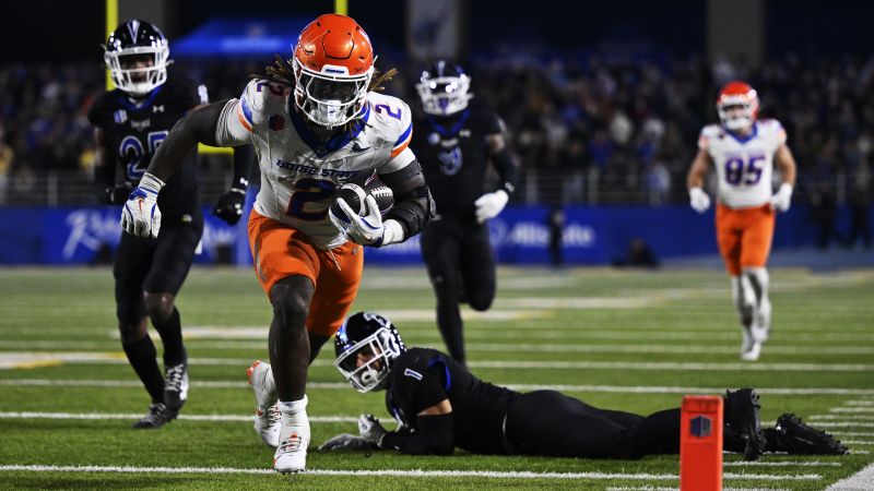 ‘He’s the best football player in the country’: Running back Ashton Jeanty makes history as he continues excellent season | CNN