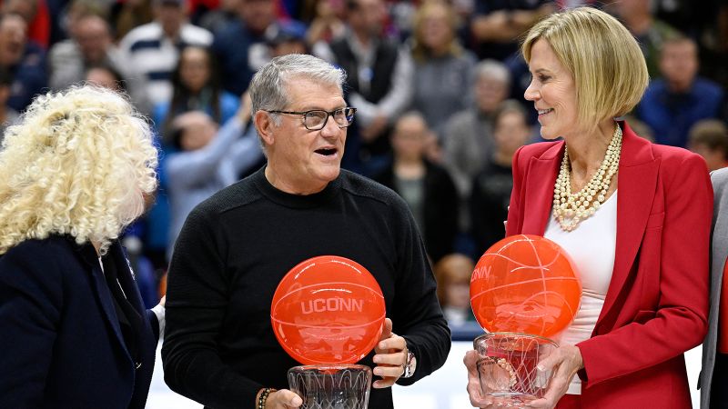 UConn’s Geno Auriemma sets all-time college basketball wins record | CNN