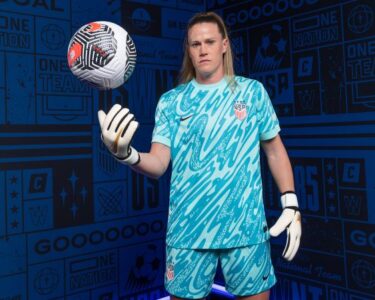 Naeher makes a save during the 2019 Women's World Cup semifinal.