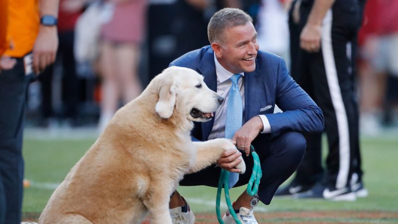 Ben, the famed, beloved dog of college football’s Kirk Herbstreit, has passed away | CNN