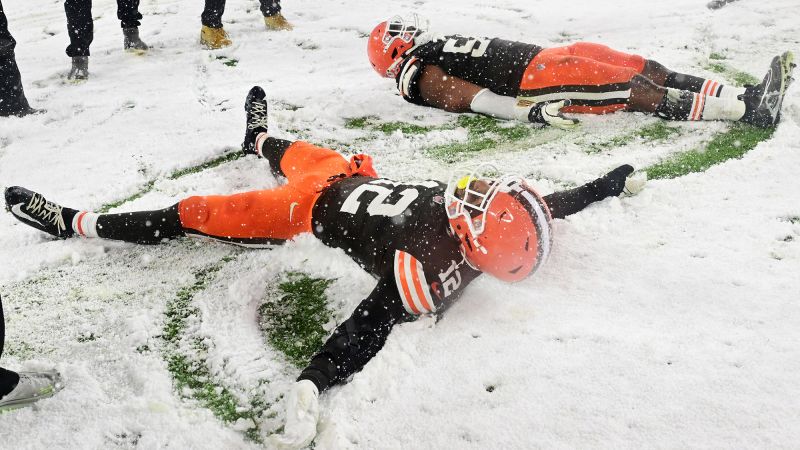 Cleveland Browns edge past Pittsburgh Steelers in snowy Thursday Night Football showdown | CNN