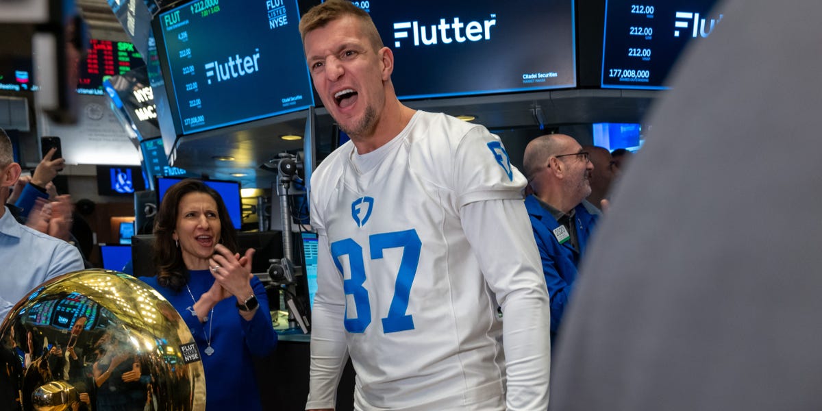 Former NFL star Rob Gronkowski says Apple stock was his best investment ever, turning $69,000 into $6000,000