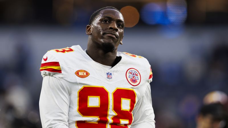 Kansas City Chiefs DT Tershawn Wharton catches child who fell headfirst from stands, invites him to next game | CNN