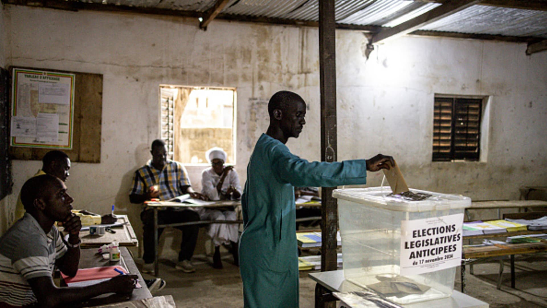 Senegal votes for lawmakers in test for new president