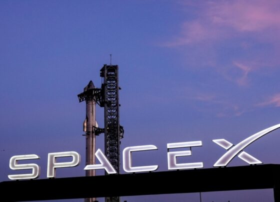 SpaceX completes sixth Starship flight, splashes down both booster and spacecraft