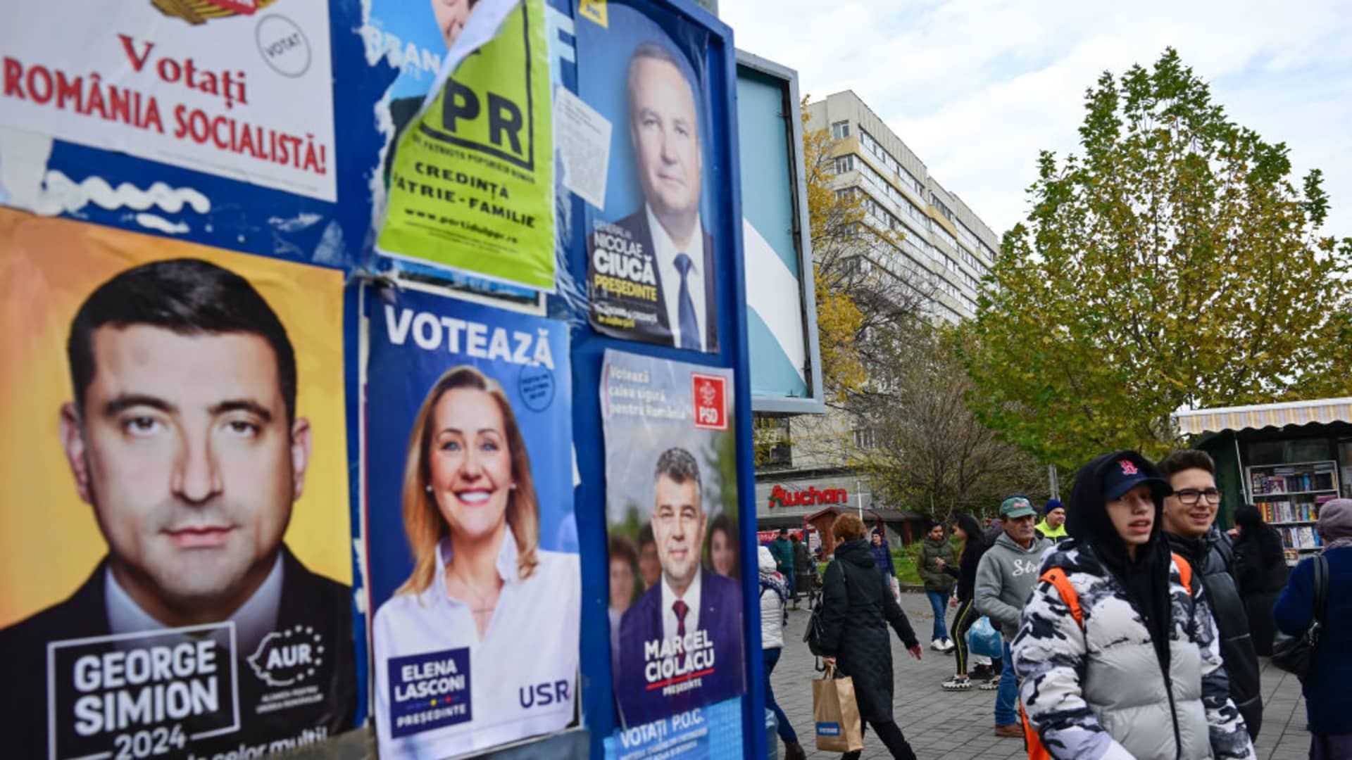 Surprise far-right candidate leads in Romania’s presidential vote: Partial results