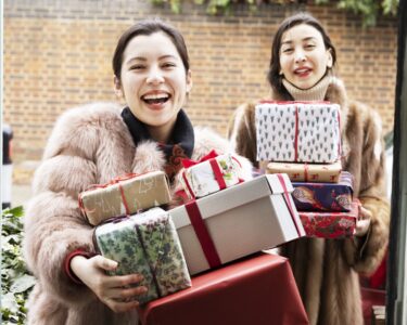 Expect a 'resilient' holiday for retailers, says Dana Telsey