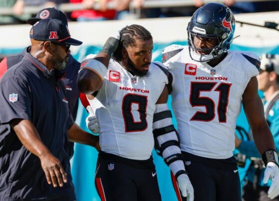 Azeez Al-Shaair lands a late hit on Jags quarterback Trevor Lawrence