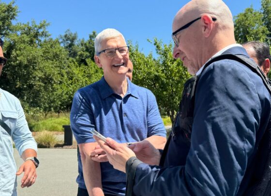 Tim Cook won't leave Apple 'til a voice in his head tells him to do so