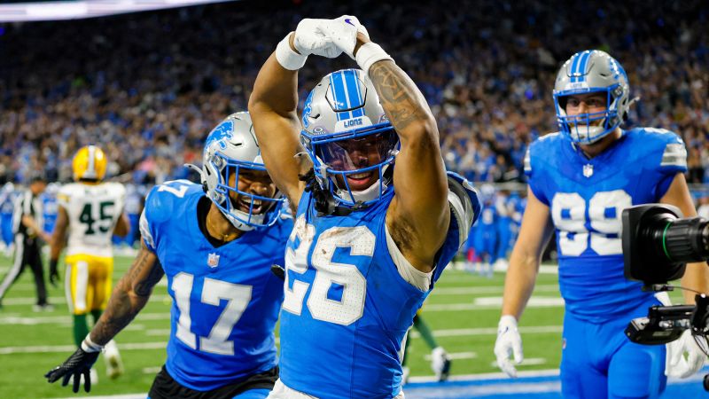 Detroit Lions extend win streak and clinch playoff berth in thrilling win over Green Bay Packers | CNN