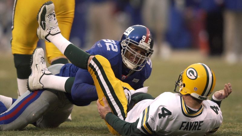 ‘You hurt me’: Former Jets pass rusher Mark Gastineau confronts Brett Favre about controversial NFL sack record grudge | CNN