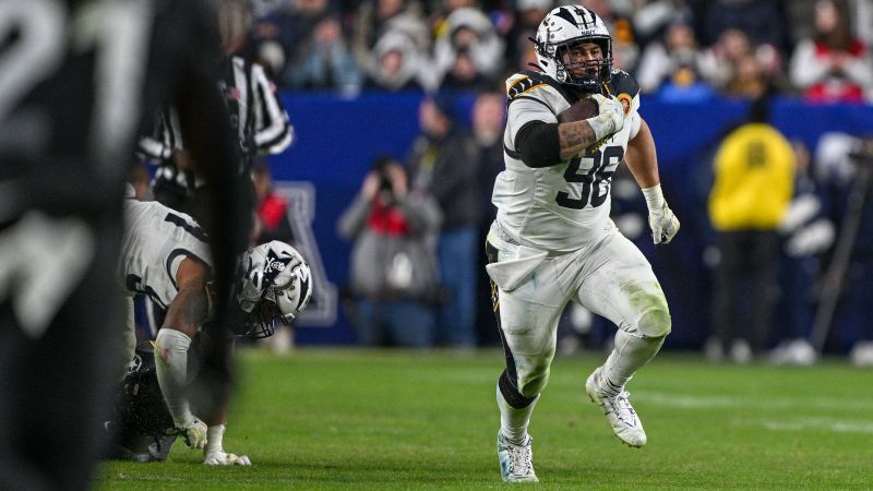 A gutsy fake punt to an unlikely hero seals Navy’s upset win over Army in the rivalry’s 125th game | CNN