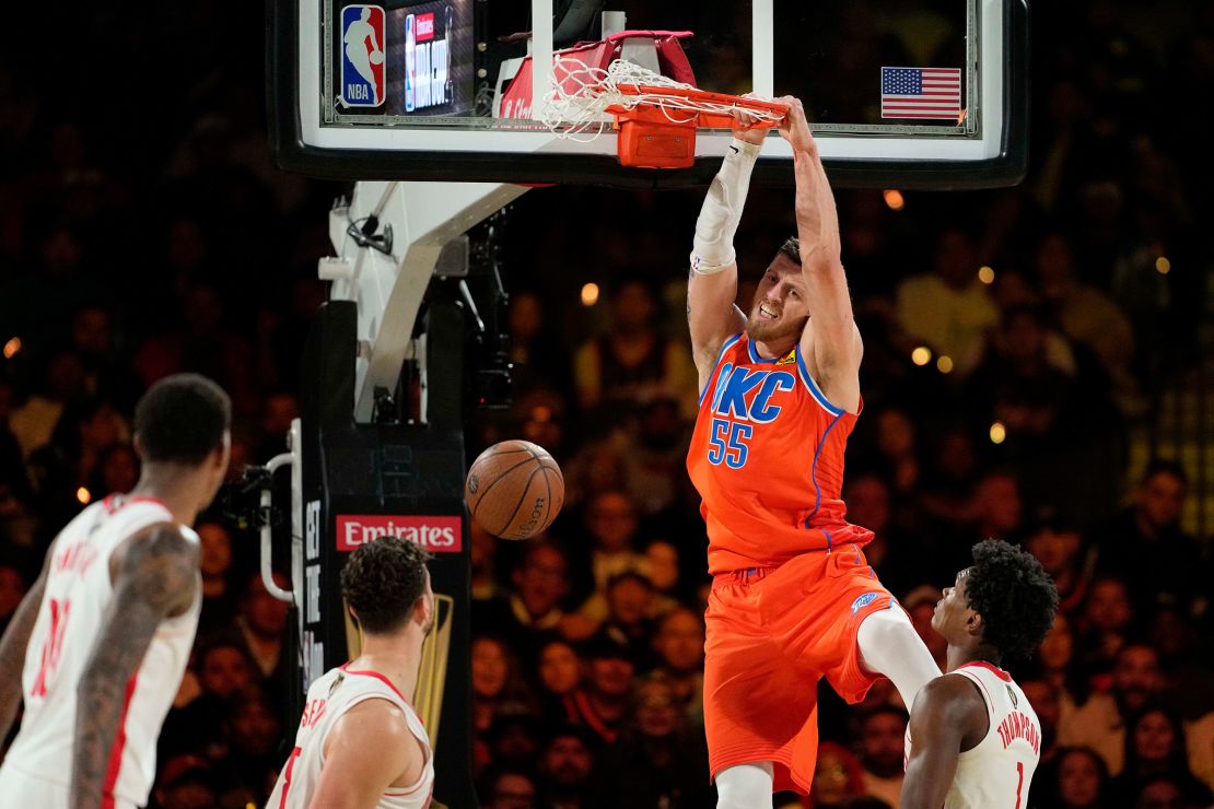 Oklahoma City Thunder center Isaiah Hartenstein scores against the Houston Rockets during the semifinal of the 2024 NBA Cup