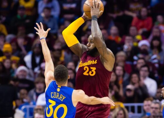 CLEVELAND, OH - DECEMBER 25: Kevin Durant #35 of the Golden State Warriors shoots the ball against the Cleveland Cavaliers during the game on December 25, 2016 at Quicken Loans Arena in Cleveland, Ohio. NOTE TO USER: User expressly acknowledges and agrees that, by downloading and/or using this Photograph, user is consenting to the terms and conditions of the Getty Images License Agreement. Mandatory Copyright Notice: Copyright 2016 NBAE (Photo by David Liam Kyle/NBAE via Getty Images)