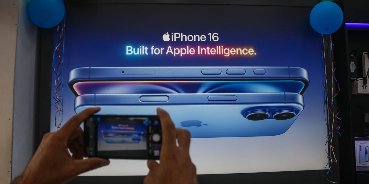 Apple stock has 26% upside as its AI strategy unlocks a ‘new era’ of growth, Wedbush says