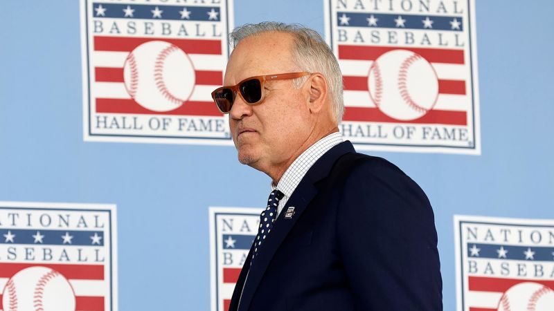 Chicago Cubs great Ryne Sandberg says he is battling cancer again and is prepared to fight the disease | CNN