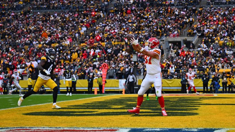 Chiefs secure No. 1 seed in AFC with franchise-record 15th win; Lamar Jackson makes history in Ravens rout on Christmas Day | CNN