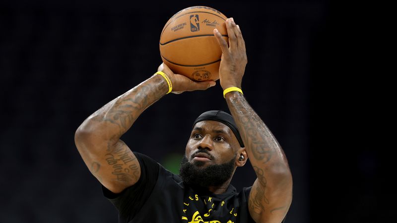 LeBron James surpasses Kareem Abdul-Jabbar as NBA’s all-time leader in regular season minutes played | CNN