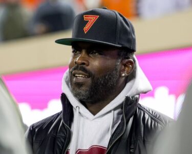 Michael Vick agrees to become head coach at Norfolk State, his first coaching job in football | CNN