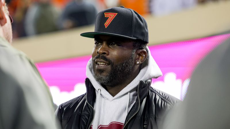 Michael Vick agrees to become head coach at Norfolk State, his first coaching job in football | CNN