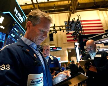 Stock market today: Indexes rise on strong earnings as traders await Powell commentary