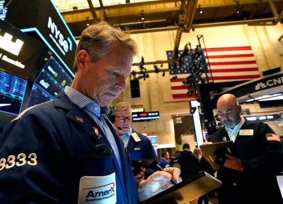 Stock market today: Indexes rise on strong earnings as traders await Powell commentary