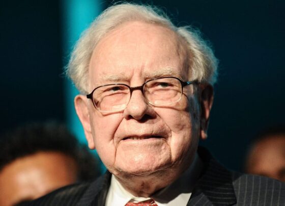 Warren Buffett's Berkshire Hathaway is buying up shares of internet domain provider VeriSign