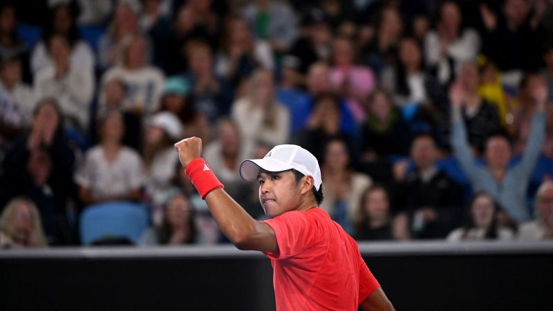 American teenager Learner Tien stuns Daniil Medvedev in nearly 3 a.m. finish at the Australian Open | CNN