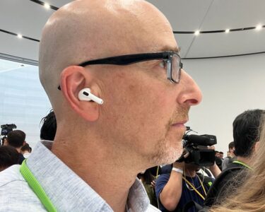 Samsung and Meta are looking into earbuds with cameras, following Apple’s AirPods’ lead