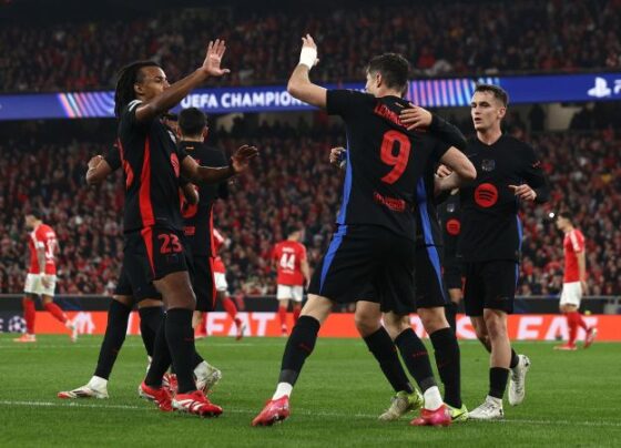 Eric García scores Barça's fourth goal against Benfica.